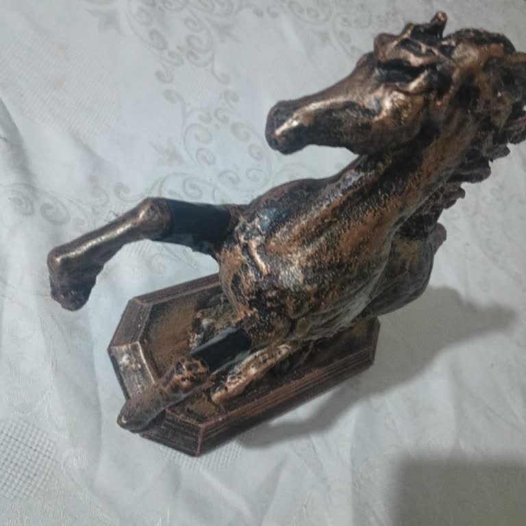 Kırık At Heykeli Ve 1.100 TL İade Talebim