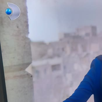 Yüksek Fiyatlı Televizyonda Ekran Lekeleri Ve Tozlanma Nedeniyle Hayal Kırıklığı