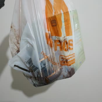 Kırık Kakaolu Fındık Kreması Ve Kirlenmiş Diğer Ürünler İçin Müşteri Hizmetinden Yanıt Yok