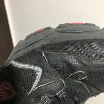 Skechers Vigor 3.0 Ayakkabının Yan Yırtılmaları Üretim Hatası İddiası Ve Değişim Talebi