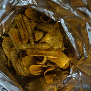 Patos Rolls Hot Pepper Flavour Cipslerinde Yanık Ve Sineklenme Sorunu