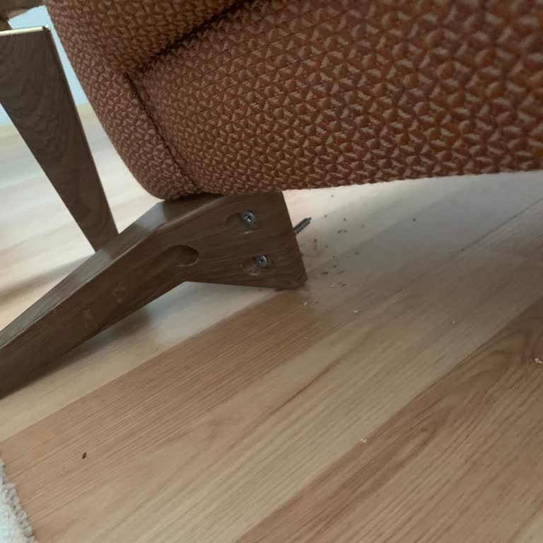 Kırılan Koltuk Parçaları Ve Yetersiz Çözüm: Doğtaş’tan Değişim İsteği