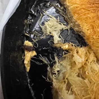 Akyel Gıda Kadayıfın İçinden Böcek Ölüsü Ve Farklı Yabancı Maddeler Çıkması