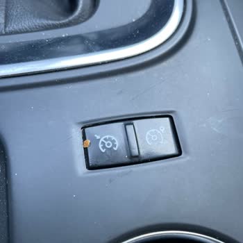 Yanlış Yakıt Türünde Ve Sigara Kokulu İkame Araç İçin Hızlı Değişim Talebi