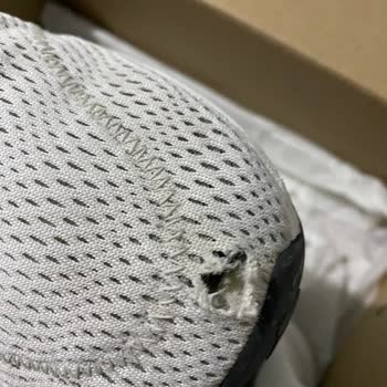 Ayakkabının Kısa Sürede Yırtılması Ve Değişim Talebi