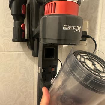 BİM’den Alınan Heifer Pro Clean Şarjlı Süpürge Toz Haznesi Kırık, 14 Gün Cevap Yok