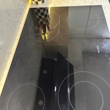 Arçelik Elektrikli Cam Ocakta Kalıcı Buğu Ve Lekeler Kısa Sürede Oluştu, İade Ve Değişim Talebi