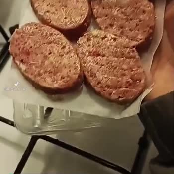 BİM Malum Marketten Aldığımız Köftenin Kahverengi Çıkması