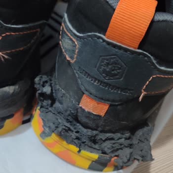 Ayakkabının Arka Tabanı Bir Hafta Kullanımda Soyuldu, Kullanıcı Hatası İddiası Kabul Edilemiyor