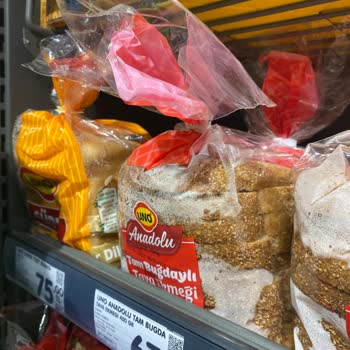 Şok Market Şubesinde Klimanın Altında Nemli Paketli Ekmek Sorunu