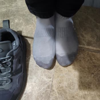 Su Geçirmez Olduğu Söylenen Ayakkabı Yağmurda Su Aldı Ve Mağaza Çözüm Sunmadı