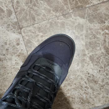 Su Geçirmez Olduğu Söylenen Ayakkabı Yağmurda Su Aldı Ve Mağaza Çözüm Sunmadı