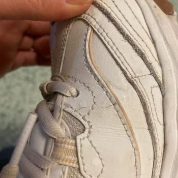 Yüksek Fiyatlı Skechers Ayakkabısının 7 Ayda Çatlaması Ve Değişim Talebi