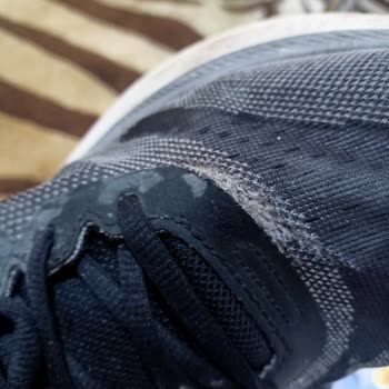 Kısa Sürede Yan Kısmı Açılan Skechers Ayakkabısı İçin Değişim Talebi