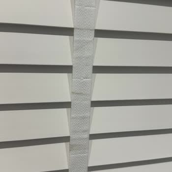 Kırık Ve Lekeli Ahşap Jaluzi Perde Üzerine İade İsteği