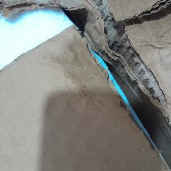 Kargo Kaynaklı Nemli Paketleme Ve Satıcı Desteksizliği Nedeniyle Portmantoda Büyük Hasar