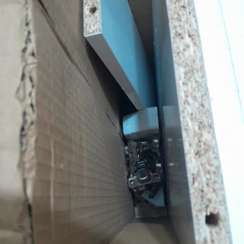 Kargo Kaynaklı Nemli Paketleme Ve Satıcı Desteksizliği Nedeniyle Portmantoda Büyük Hasar