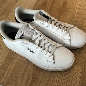 Kısa Sürede İç Yırtılan Adidas Ayakkabı İçin Değişim Talebi