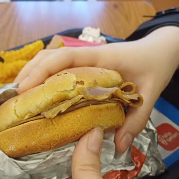 Reklamda Gösterilen Beef’n Cheddar XL Menüsü Gerçek Ürünle Uyumsuz