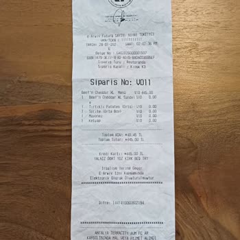 Reklamda Gösterilen Beef’n Cheddar XL Menüsü Gerçek Ürünle Uyumsuz