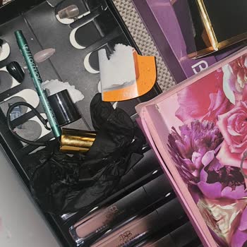 Temizlik Şefi | Kayseri Temizlik Sırasında Buldukları Her Şeyi Çöpe Atmışlar