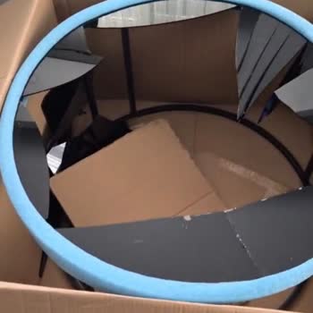 Kırık Cam Sehpa Ve Cevapsız Müşteri Hizmetleri