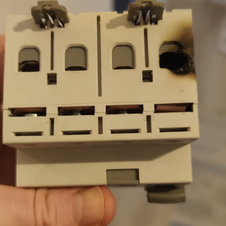 Şeker Sigorta Kapsam Dışını İddia Ederek Kombi ve 60 Bin TL’lik Kahve Makinesi Zararı Kabul Etmedi