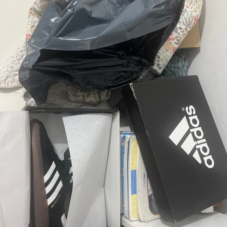 Eksik Ürün Ve İade Talebi: Adidas Spezial Siparişinde Sadece Siyah Ayakkabı Gönderildi