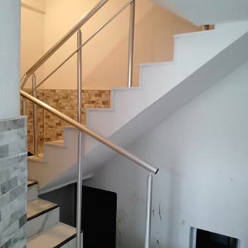 Tamamlanmayan PVC Pencere Silikon Ve Merdiven Korkuluğu İşleri İçin İletişimsiz Sözleşmeli İşçi