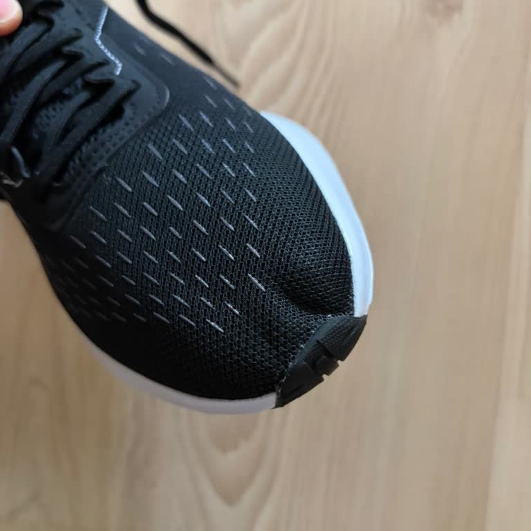 Defolu Koşu Ayakkabısı İçin Hızlı Tam İade Talebi