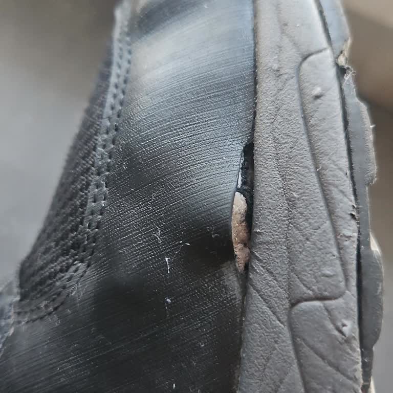 Kısa Sürede Yırtılan Outdoor Botta Üretim Hatası Ve Garanti Talebi