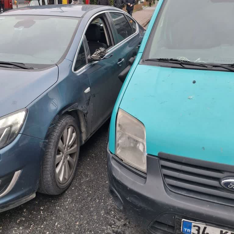 Stokta Olan Sol Ayna Gecikmeli Gönderiliyor Ve Bilgi Verilmiyor