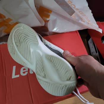 Hummel'den Kullanılmış Ayakkabı Gönderildi, İade Süreci İhmal Edildi