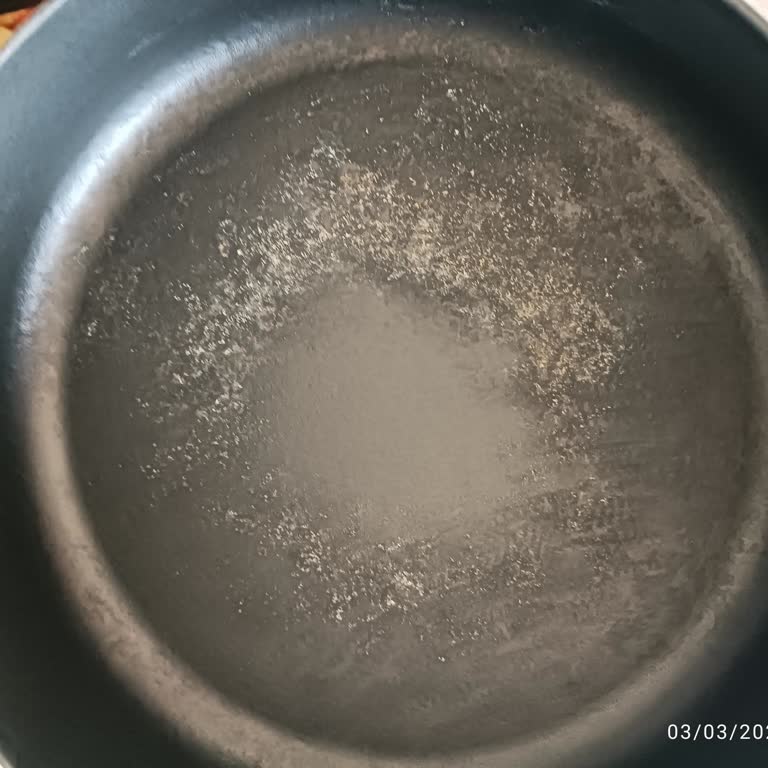 Lava Tenceremde Emaye Kırılması Ve Hızlı Ürün Değişimi Talebi