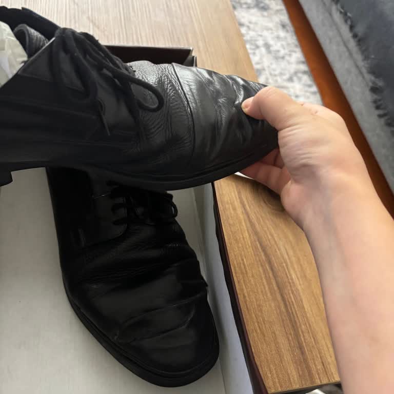 Ayakkabının Ön Kısmındaki Sertlik Ve Şekil Bozukluğu İçin Değişim Veya İade Talebi