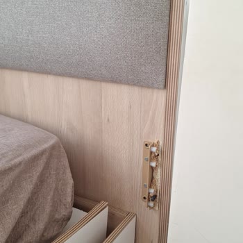 Kırılan Yatak Başlığı Ve Çocuk Güvenliği İçin Ücretsiz Değişim Talebi