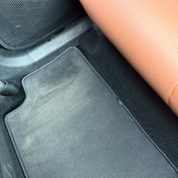 Carros Oto Kuaför'de 900 TL Ödeyerek İç Temizlik Beklentilerimi Karşılamadı!