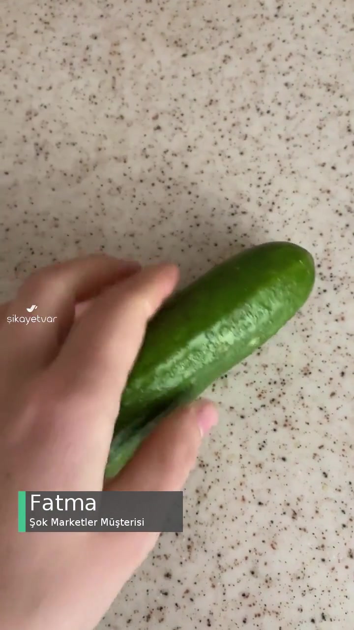 Şok Marketler Bozuk Salatalık Ve Havuç videonun kapak resmi