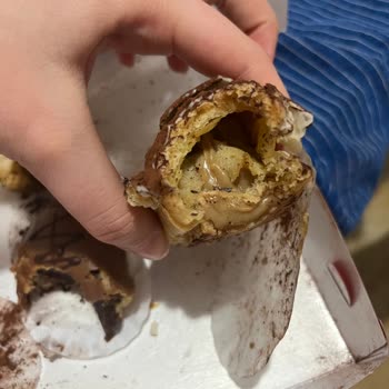 Kurye Davranışı Ve Hijyen İhlali: Tiramisulu Eklerde Kıl