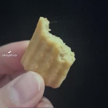 Ülker Bebek Bisküvisinden Kıl Çıktı!