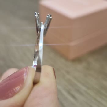 Taşı İlk Kullanımda Düşen Tektaş Yüzük İçin Ücretsiz Onarım Talebi
