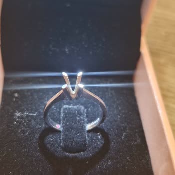 Taşı İlk Kullanımda Düşen Tektaş Yüzük İçin Ücretsiz Onarım Talebi