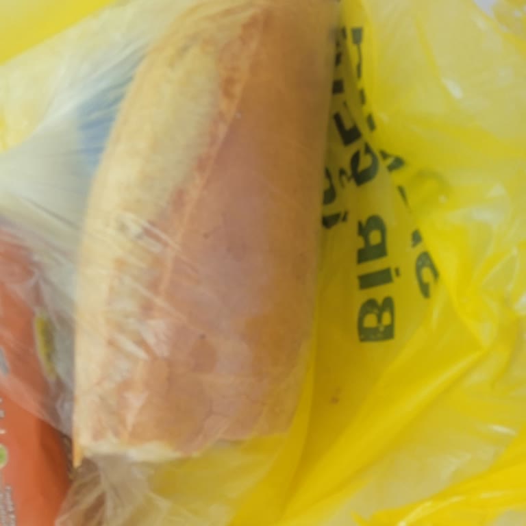 Ekmeklerde Isırık İzleri Ve Çalışanların İlgisiz Tutumu