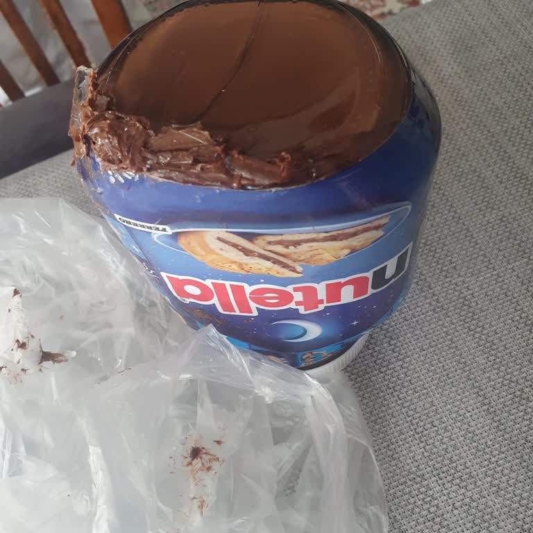 Mağaza Çantası Yırtıldıktan Sonra Kırılan Nutella Kavanozu İçin İade Ve Değişim Talebi