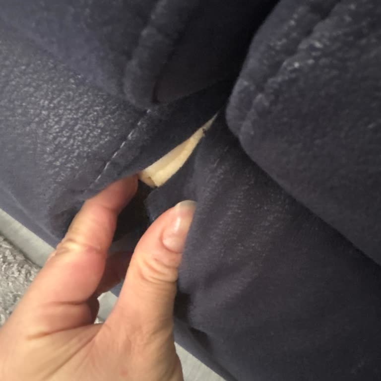 Aren Koltuk Takımında Dikiş Sorunu Ve Renk Solması, Tamir Talebine Cevap Gelmedi