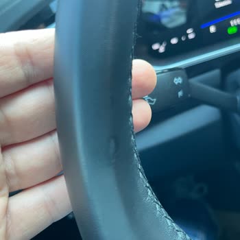 T-Roc Direksiyon Simidindeki Deformasyon Ve Çatlaklar Garanti Kapsamında Değiştirilmelidir