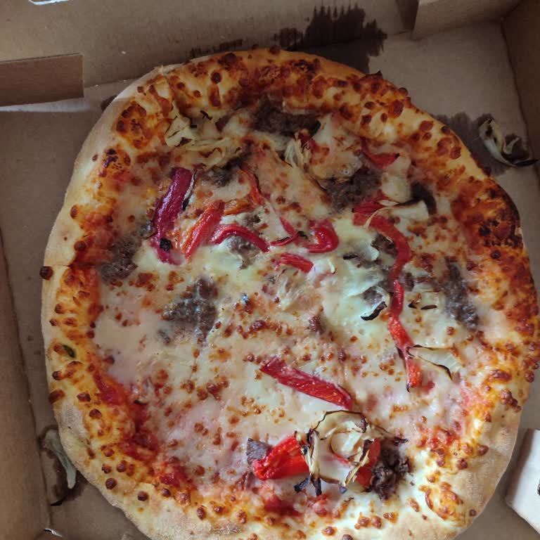 Domino’s şubesinde eksik tandır eti şikayeti