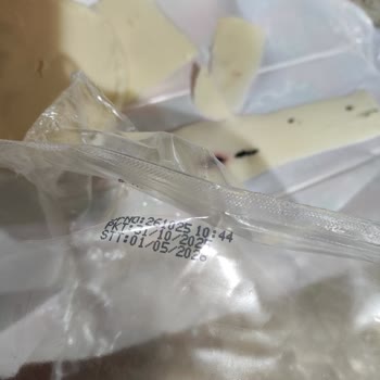 Son Kullanma Tarihini Geçmemiş Tereyağında Siyah Lekeler Gıda Güvenliği Endişesi