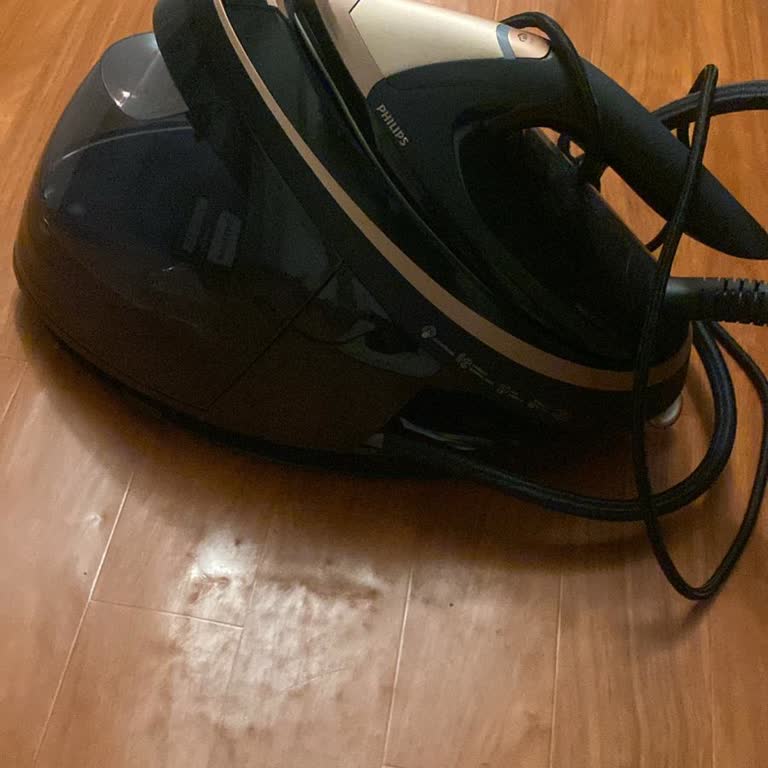 Philips Buhar Kazanlı Ütüde Su Sızıntısı Ve İade Talebi