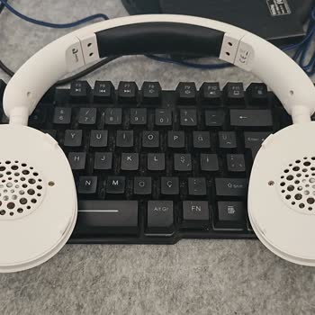 Pedleri Takamayan Havit Kulaklık Ve Cevapsız WhatsApp Desteği